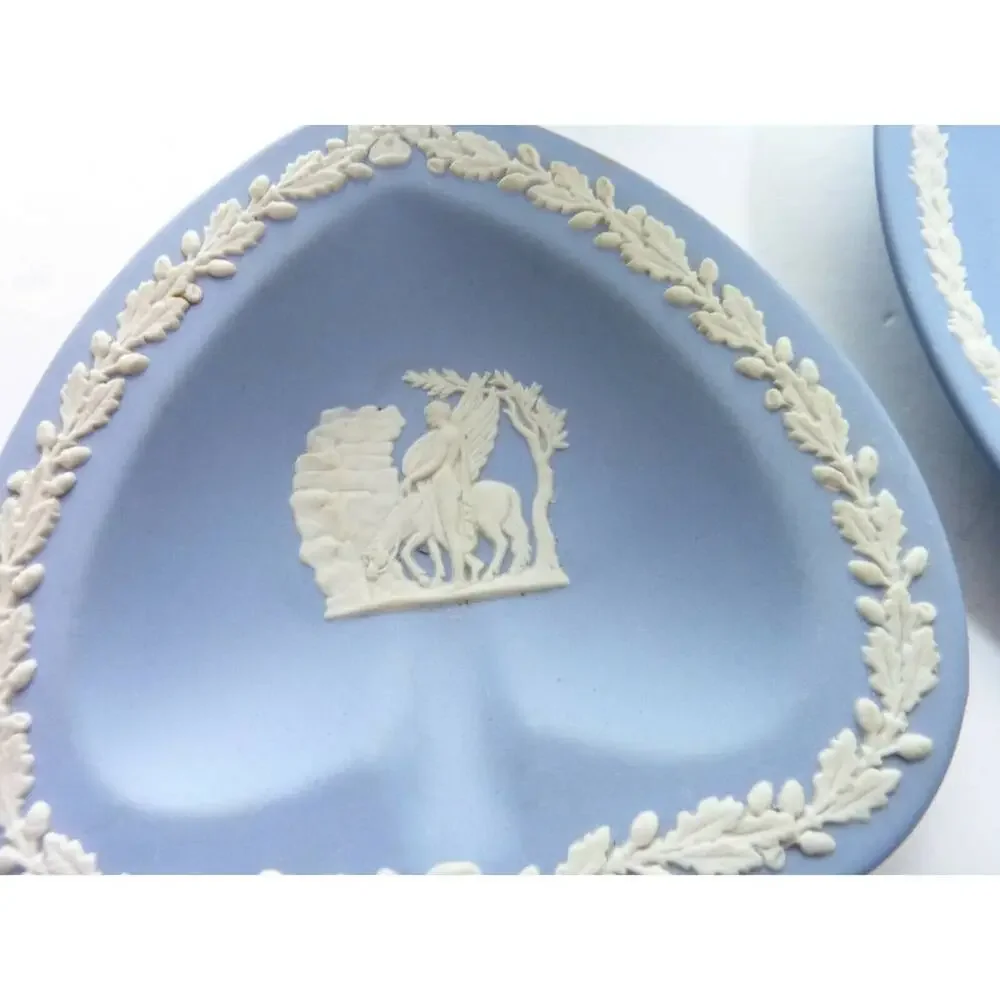 Vintage Wedgwood Jasperware Angel Cherub Cupid Trinket Plate Pegasus tray Vase - Picture 3 of 5